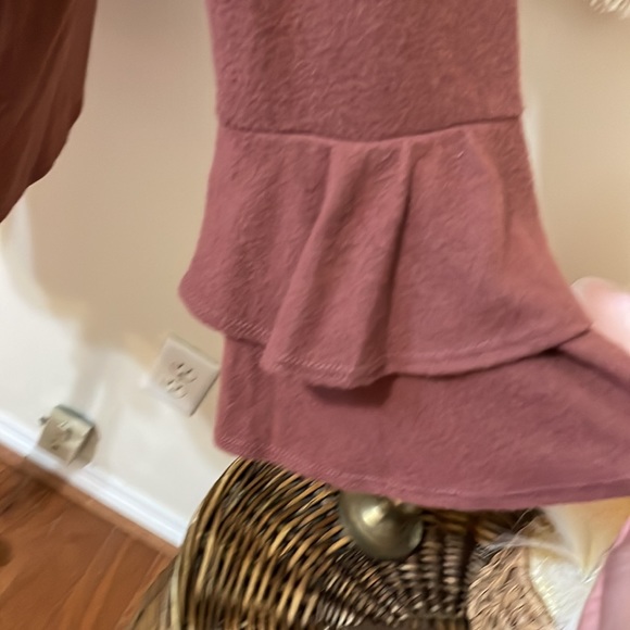 Jodifil Taupe Long Sleeved Top with Ruffled Sleeved Details/ Size Large - Picture 3 of 9